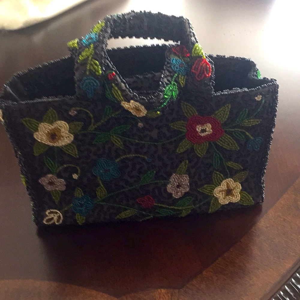 Ladies Black Floral Beaded Evening Bag.